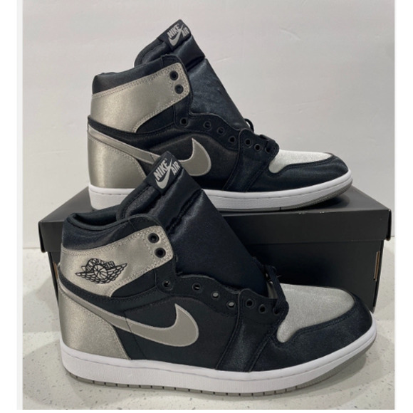 Air Jordan 1 Retro High OG Satin FD4810-010 New Black/Grey/White New - Picture 4 of 12